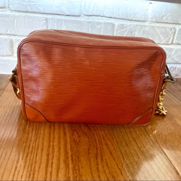 𝐋𝐨𝐮𝐢𝐬 𝐕𝐮𝐢𝐭𝐭𝐨𝐧 𝐂𝐫𝐨𝐬𝐬𝐛𝐨𝐝𝐲 𝐓𝐫𝐨𝐜𝐚𝐝𝐞𝐫𝐨𝟐𝟕 - Picture 4 of 12